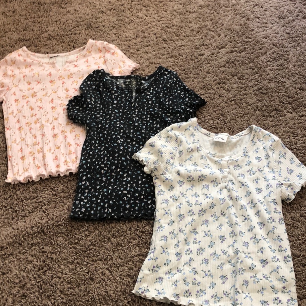 Floral shirt bundle, women’s S, stretchy, worn lightly, great quality